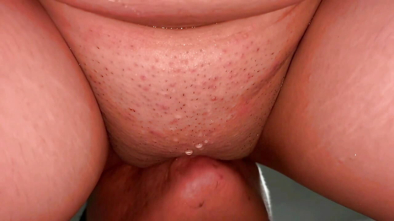 Que boa bunda a puta da minha meia-irmã tem, eu quero comê-la e ela diz sim e a fode