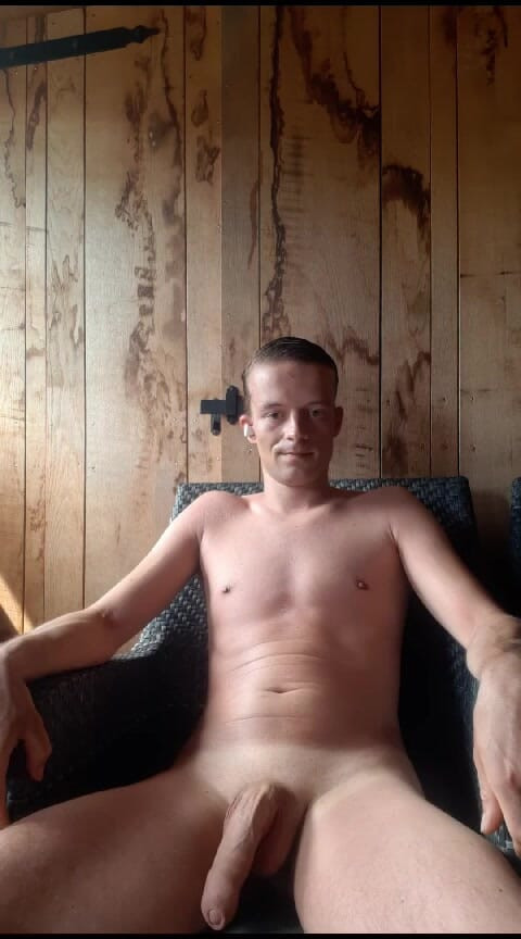 Viser meg selv i den første videoen min