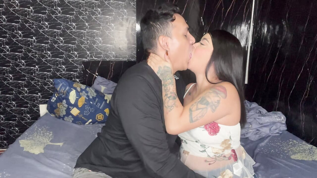 She seduces the Uber driver and ends up sucking and fucking him inside the car until he cum inside pussy. 18 years old, creampie