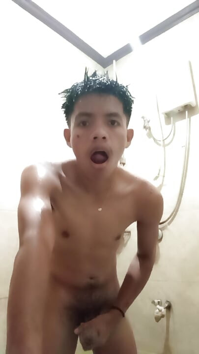 Filipino Twink Shower Wank: FLESHLAB Exclusive