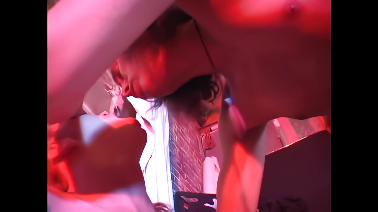 Келли Уэллс: Возьми мою задницу сильно и не останавливайся!