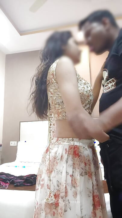 Slaves Exploring Desires:Amateur Couple's Intense Deep Connection, Playful Kisses, Oral, Foreplay & Complete Intimacy(Part 1)