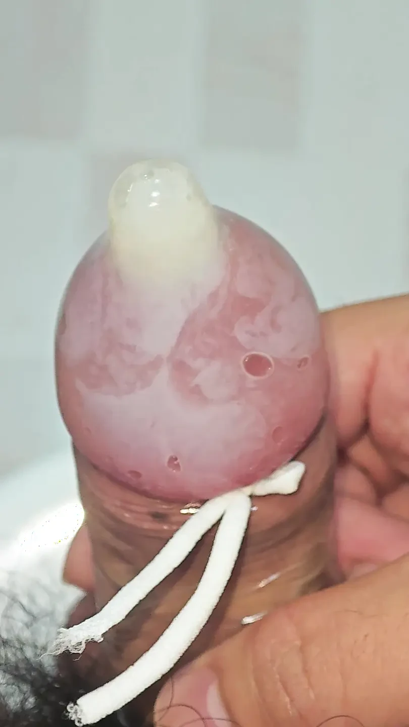 Use straps to tie my cock and ejaculate in the condom (please like me, if you want to be seen by more people, please see the det
