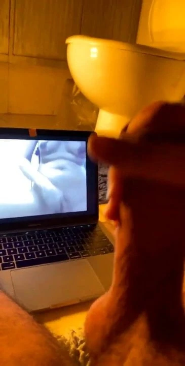 华丽的大鸡巴慢手淫并射向亚洲色情片