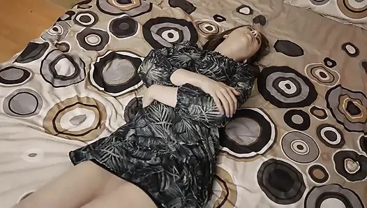 Блондинка-бомба Долбит Киску И Дико Заглатывает Член