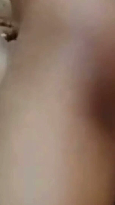 Kesilmemiş Hintli çiftin otel seksi - gerçek samimi anlar | Klip 1