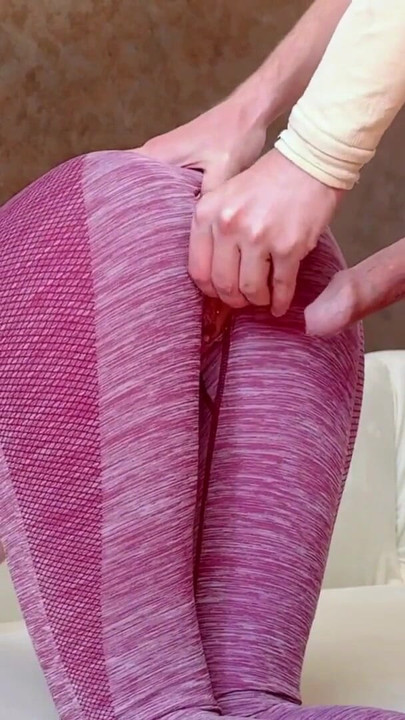 Jealous boyfriend tore my favorite workout leggings and fucked me | Clip 1