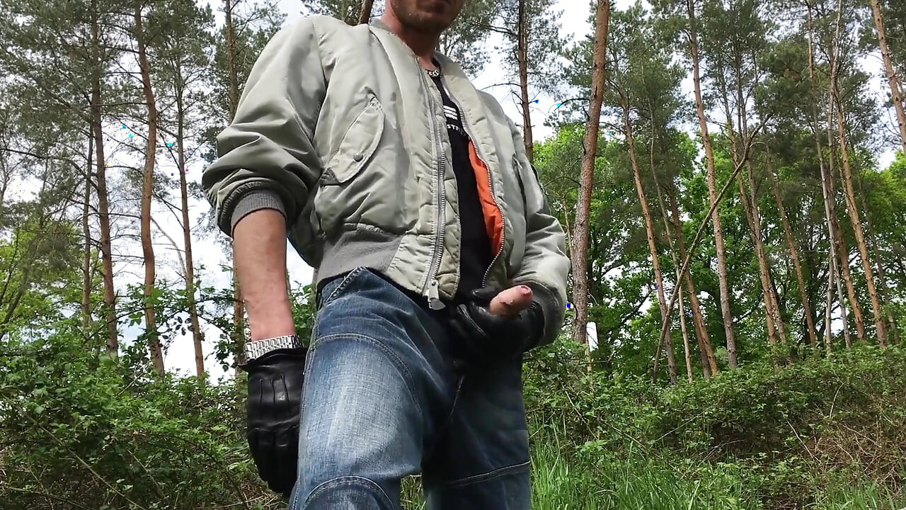 Outdoor Piss