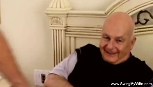 Ateşli evli kadın eş değiştirme macerası