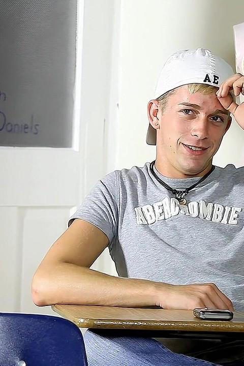 Party Guy Kayden Daniels Oozes Sex Appeal