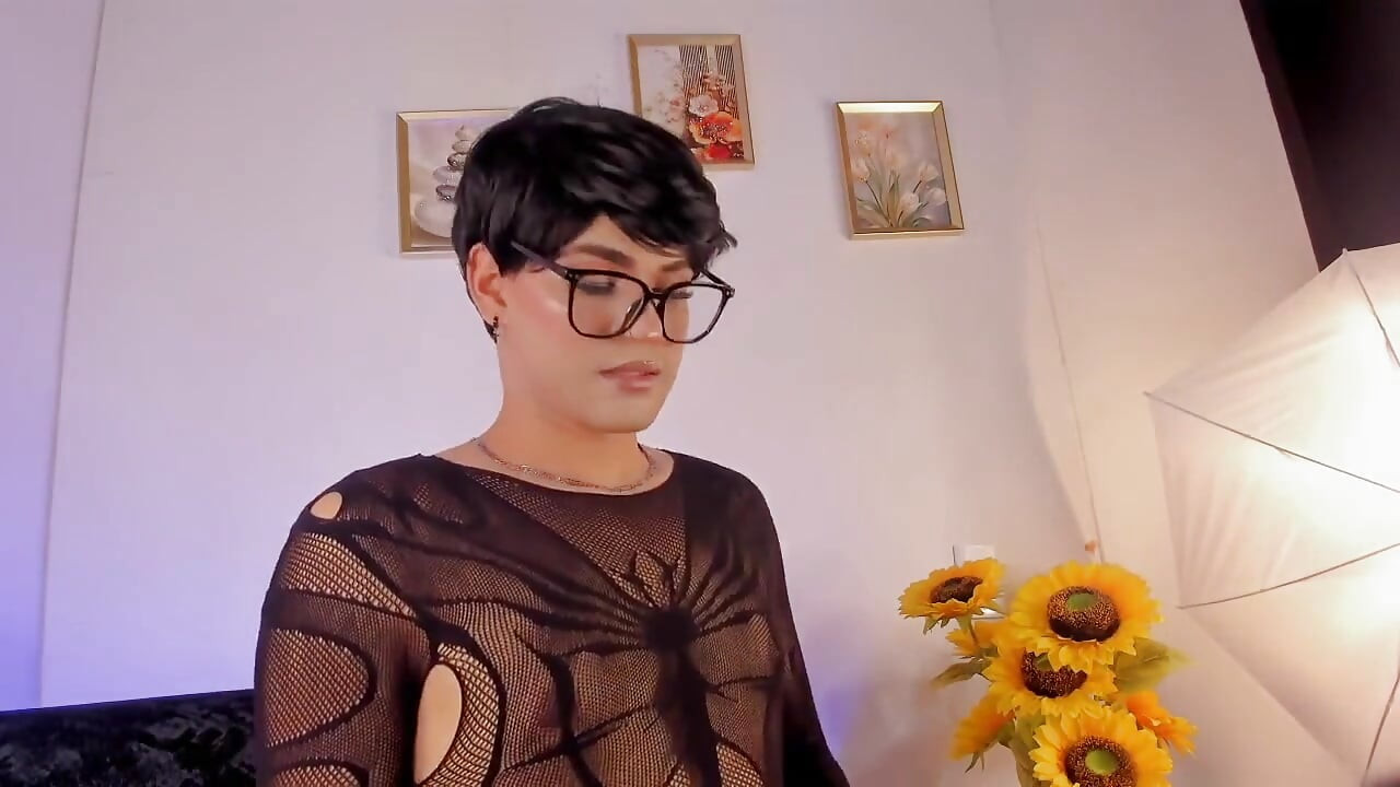 Femboy Ken Sissy Acts Like a Pointe and Dances Sexy for You