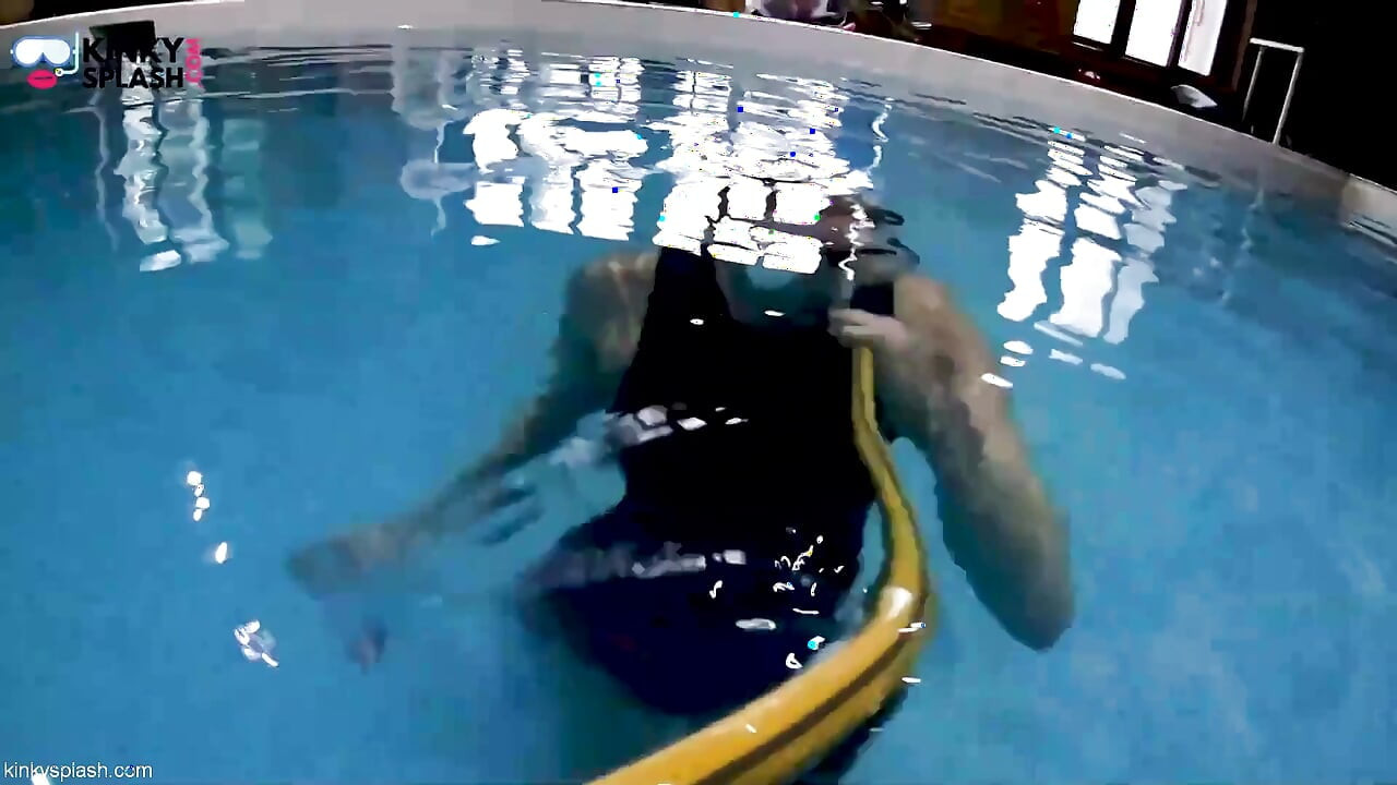 Underwater Bondage, Kink & Cum in My Tight Wetsuit