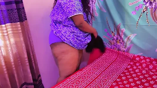 Pembantu hot Saudi melepas baju pantat montoknya sambil bersihin ranjangku sampai aku sange bange & masturbasi setelah ngeliat dia