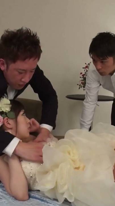 Japon kız kıllı amcığını siktiriyor ve içine boşalıyor | Klip 2