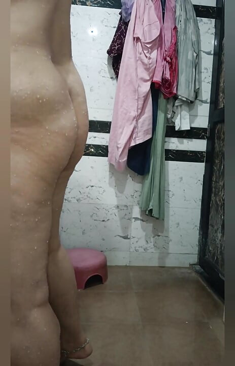 Pertunjukan pepek besar Priya Bhabi