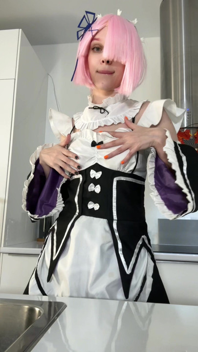 This maid cosplay feels way too short on me..