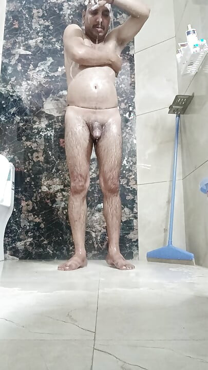 Indian desi police officer get sucked and shower with neighbour and army officer