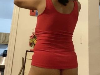 Anna Maria, jupe rouge latina mature, taquine