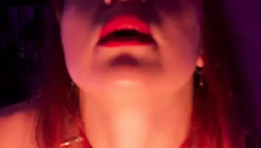 Если Тебе Нравится Смотреть, Как Женские Губы Смыкаются Вокруг Сигареты, То Тебе Точно Понравится Это Видео