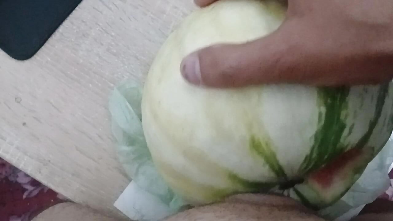 Pomelo is so erotic