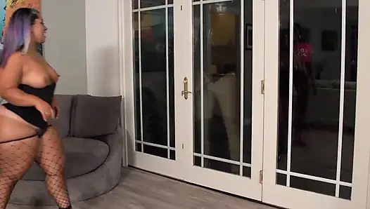 Si cantik kulit hitam lagi ngidam kontol raksasa pria kulit hitam