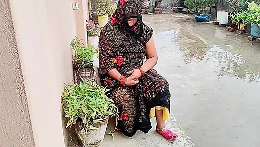 Bhabhi ki garden me chudai ki