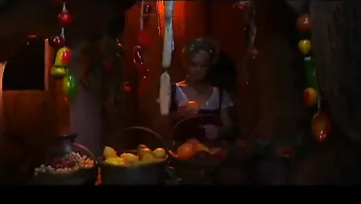 Pelacur lez pantat besar muncrat ketika temannya menyetubuhi pantatnya dengan dildo