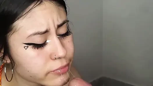 Aku nyepong kontol pacarku sampai dia crot di toketku - blowjob amatir dan crot sperma