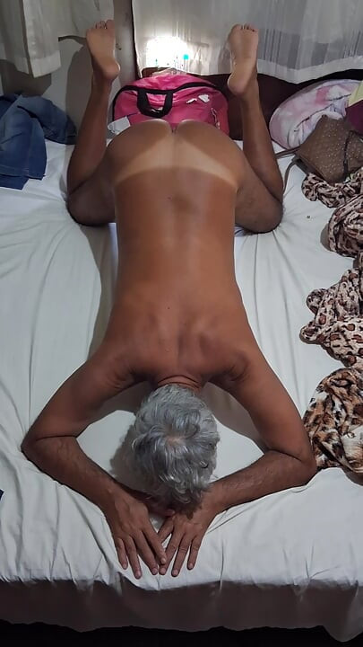Ladysilva naked in bed what a hot ass