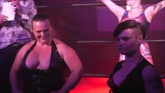 Luptă feminină în clubul de noapte din Berlin Anna Konda vs Red Devil