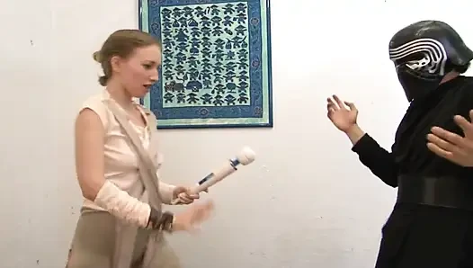Blondes cosplay-schätzchen nimmt gesichtsbesamung nach dem oral