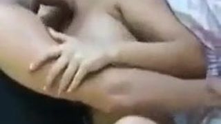 印地语妻子在性感视频中性交