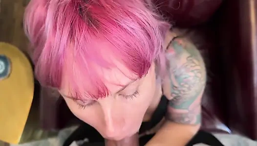 Sürtük hizmetçi sikiliyor