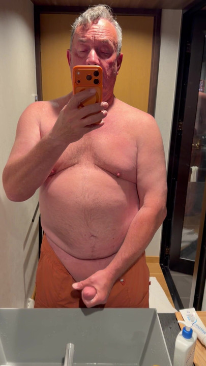 Some morning wood cock play in the mirror.
