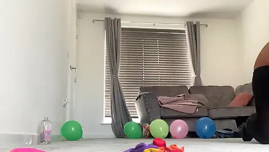 Balon patlatma, yağ, topuklu ayakkabılar, naylon çorap, külotlu çorap, tanga