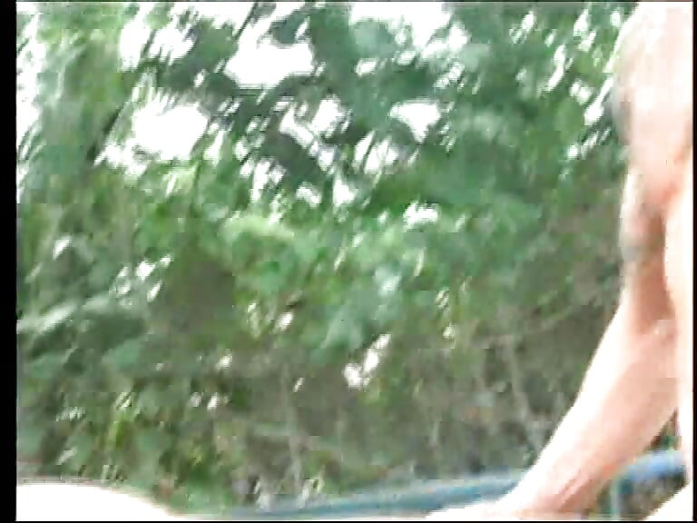 딱딱한 자지를 좋아하는 관능적인 쉬메일