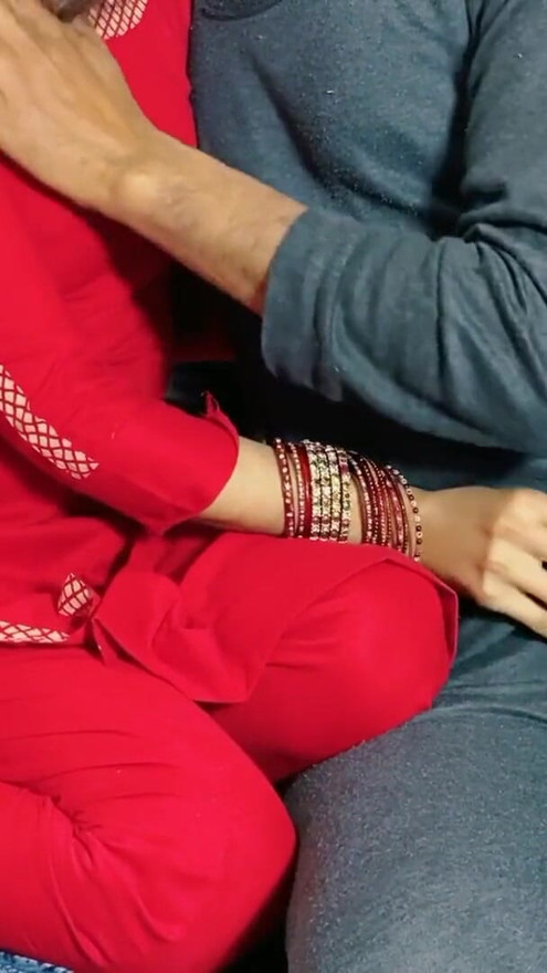 Bhabhi ko 2lakh dene ke bahane padosi ne chod dala, înșelând-o pe Bhabhi, povestea completă a futaiului cu audio în punjabi | Clip 1