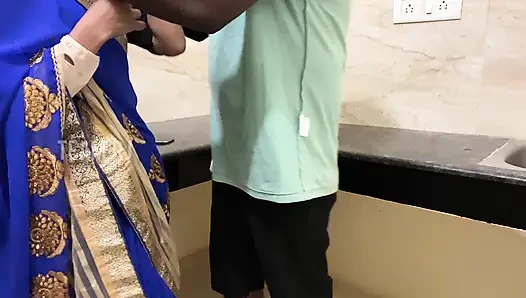 Tamil kız kankaları mutfakta en iyi arkadaşıyla seks yapıyor ve yakalanıyor