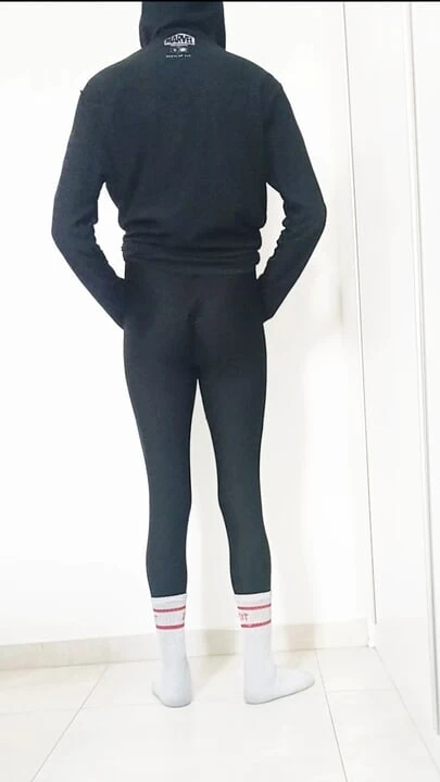 I'm have fun in black zentai suit