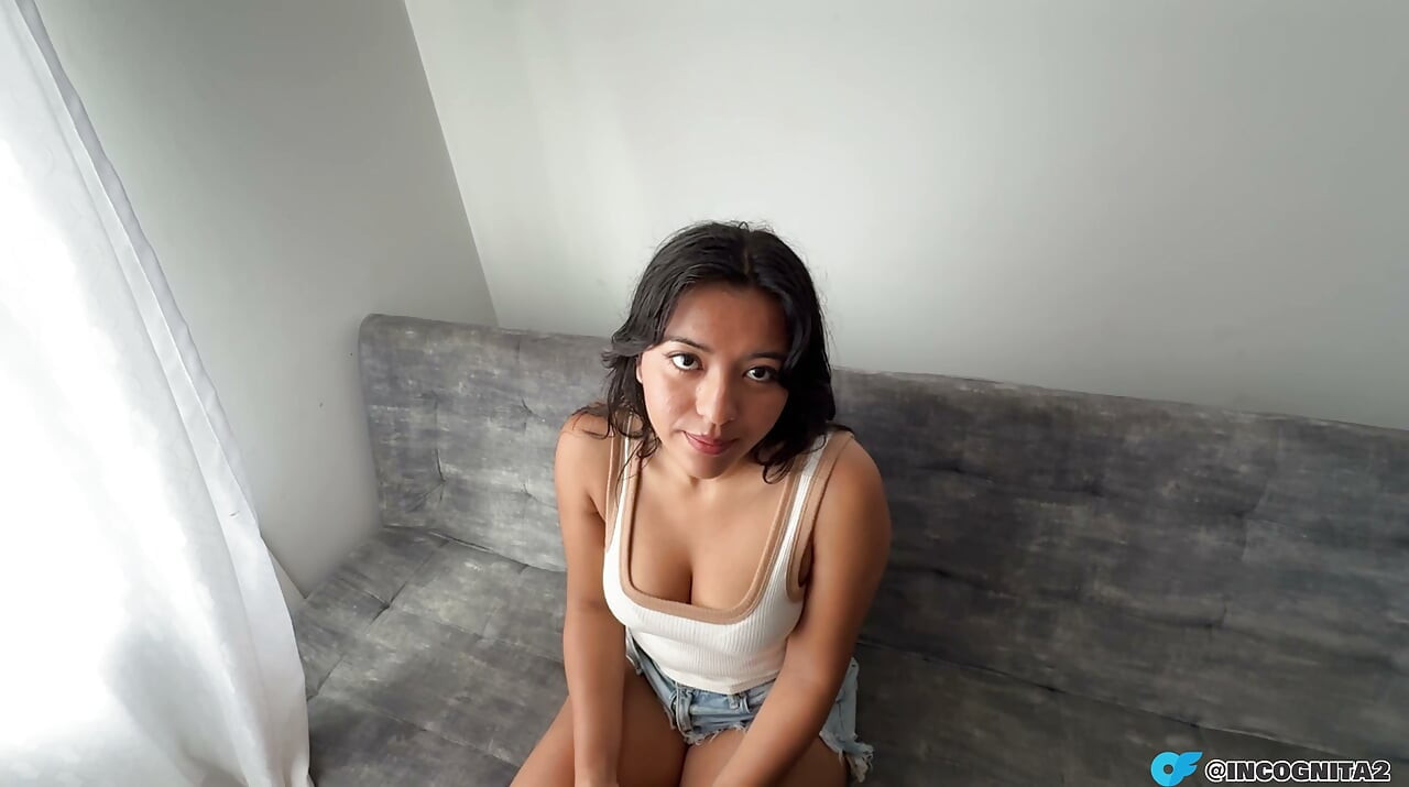Gamer girl pays the technician with sex - Full video on onlyfans: INCOGNITA2