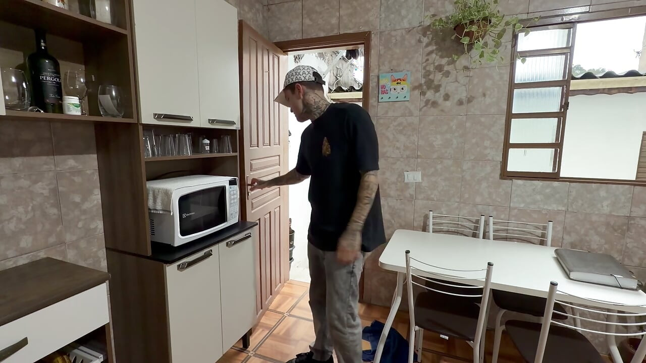 meu amigo traiu o namorado e me deu escondido