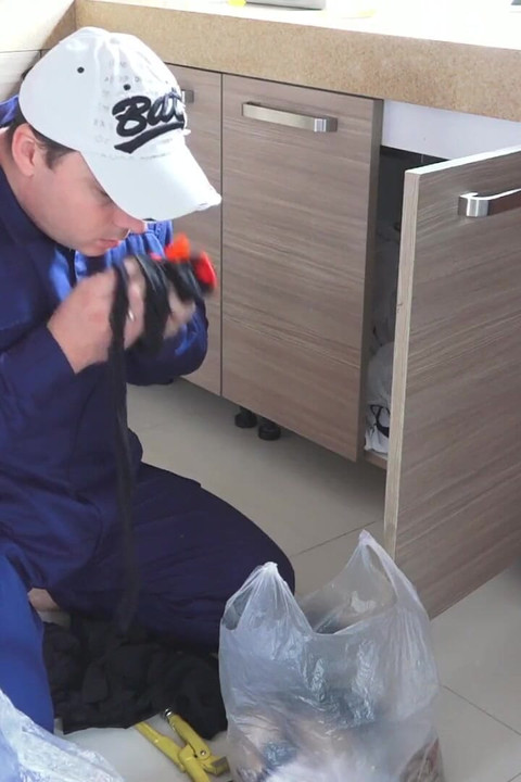 You going mad off my nyloned legs