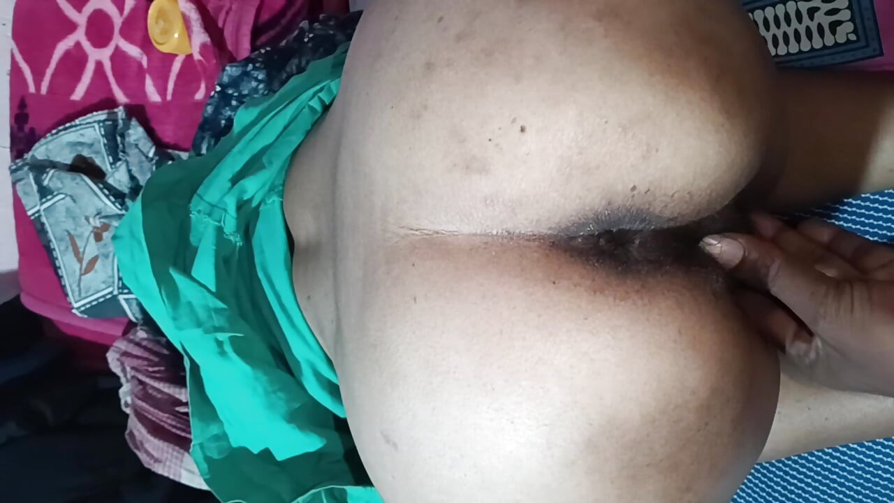 Desi dívka forplay a sex s přítelem