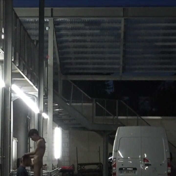 Slut Used Raw Outoor in Exhib