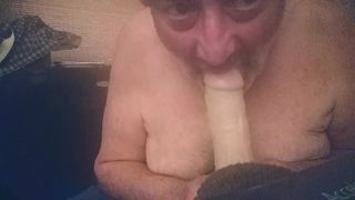 I get great pleasure in Sucking Cock & Swallowing Cum Loads