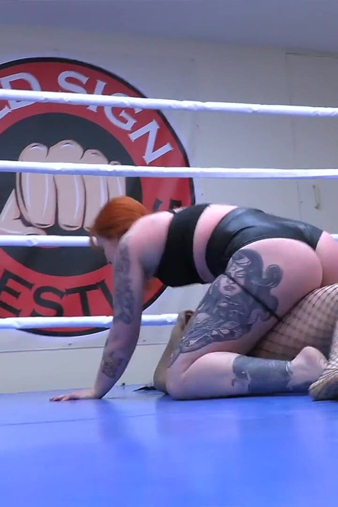 Mel Fire Vs Goth Delilah
