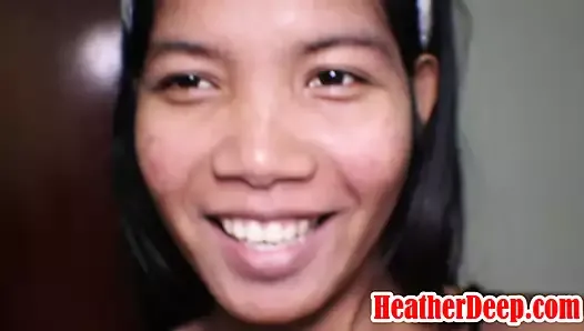 15-недельная беременная тайская азиатка в супер возбужденном дает глубокую глотку
