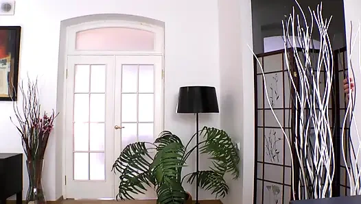 Самый Большой В Мире Трахер С Задницей Жестко Долбит Массивную Попку