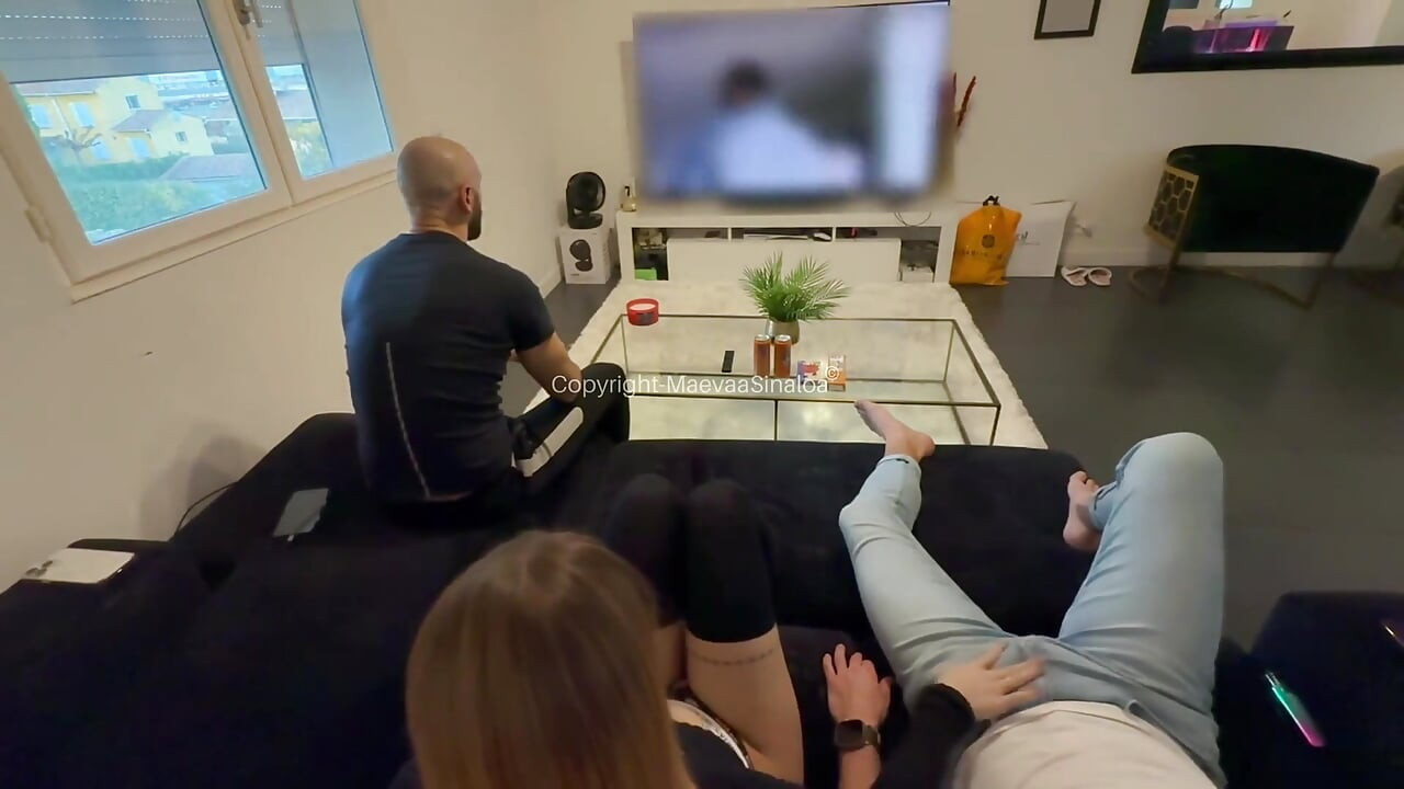 Ich werde vor den Augen meines Mannes von seinem besten Freund gefickt