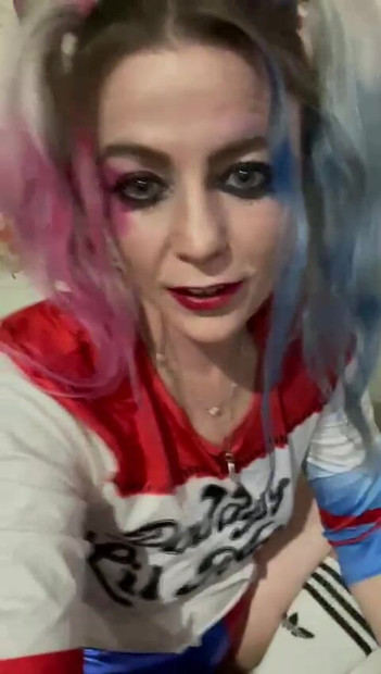 Halloween adalah pancutan mani dan kita tidak sabar untuk memancut mani juga